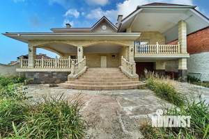 Дом 569м&sup2;, 3-этажный, участок 8 сот.  