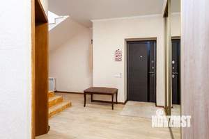 Дом 135м&sup2;, 2-этажный, участок 3 сот.  