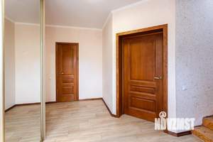 Дом 135м&sup2;, 2-этажный, участок 3 сот.  