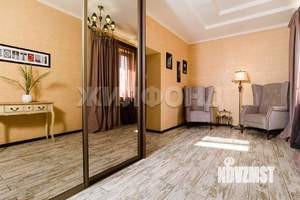 Коттедж 769м&sup2;, 3-этажный, участок 30 сот.  