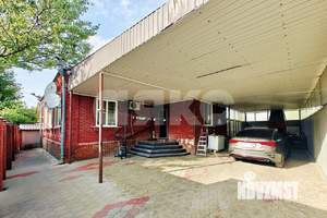 Дом 185м&sup2;, 1-этажный, участок 10 сот.  