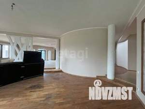 Дом 450м&sup2;, 2-этажный, участок 10 сот.  