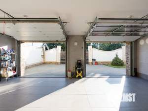 Дом 640м&sup2;, 3-этажный, участок 10 сот.  