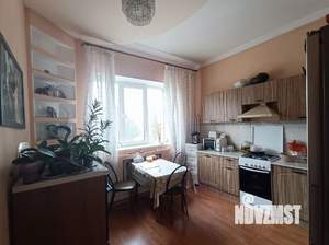 Дом 277м&sup2;, 3-этажный, участок 12 сот.  