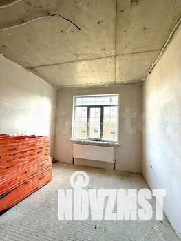 Дом 180м&sup2;, 2-этажный, участок 4 сот.  