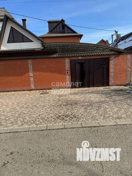 Дом 250м&sup2;, 2-этажный, участок 4 сот.  