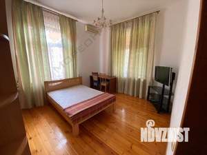 Дом 243м², 3-этажный, участок 14 сот.  