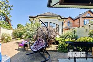 Дом 400м&sup2;, 3-этажный, участок 6 сот.  