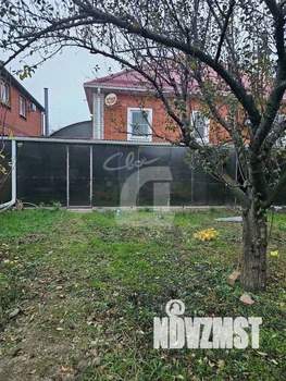 Коттедж 300м&sup2;, 2-этажный, участок 10 сот.  