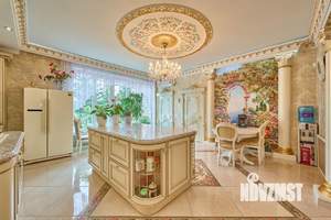 Дом 508м&sup2;, 3-этажный, участок 5 сот.  