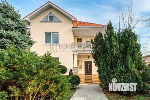 Дом 226м&sup2;, 2-этажный, участок 7 сот.  