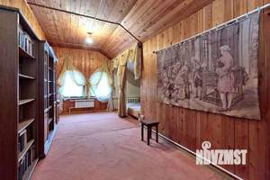 Дом 181м&sup2;, 3-этажный, участок 10 сот.  