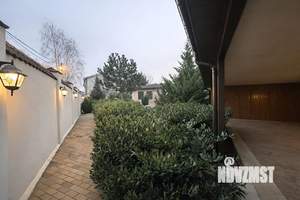 Дом 200м&sup2;, 1-этажный, участок 8 сот.  