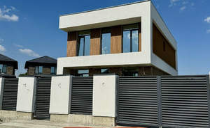 Дом 160м&sup2;, 2-этажный, участок 4 сот.  