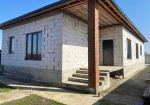 Дом 200м&sup2;, 1-этажный, участок 8 сот.  