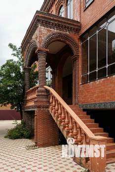 Дом 588м&sup2;, 3-этажный, участок 6 сот.  