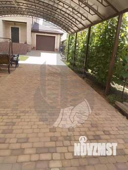 Дом 272м&sup2;, 2-этажный, участок 8 сот.  