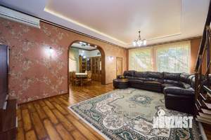 Дом 178м², 2-этажный, участок 6 сот.  