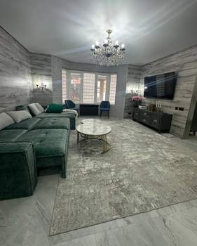 Дом 181м&sup2;, 3-этажный, участок 2 сот.  