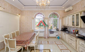 Дом 650м&sup2;, 5-этажный, участок 6 сот.  