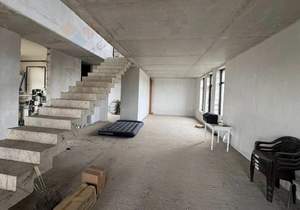 Дом 190м&sup2;, 2-этажный, участок 4 сот.  