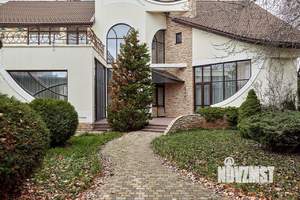 Дом 565м&sup2;, 2-этажный, участок 8 сот.  