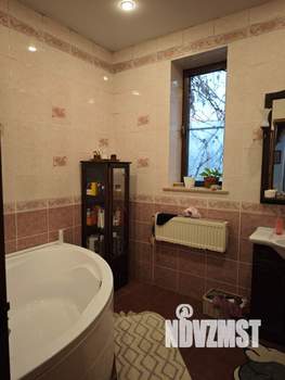 Дом 393м&sup2;, 2-этажный, участок 5 сот.  