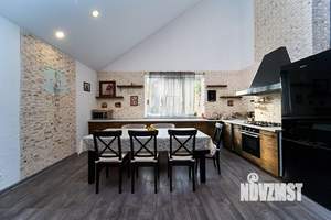 Дом 211м&sup2;, 3-этажный, участок 3 сот.  