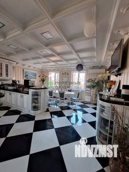 Коттедж 879м&sup2;, 2-этажный, участок 12 сот.  