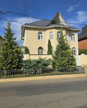 Дом 472м², 2-этажный, участок 10 сот.  