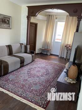 Дом 180м&sup2;, 2-этажный, участок 6 сот.  