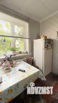 Дом 48м&sup2;, 2-этажный, участок 4 сот.  