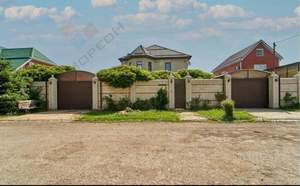 Дом 269м&sup2;, 2-этажный, участок 9 сот.  