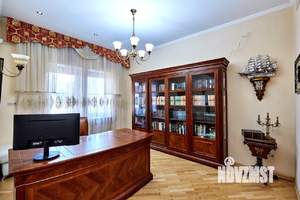 Дом 430м², 3-этажный, участок 9 сот.  