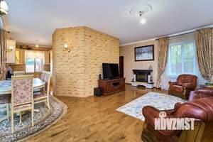 Дом 242м&sup2;, 2-этажный, участок 7 сот.  