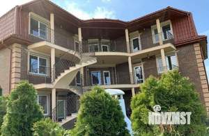 Дом 530м&sup2;, 3-этажный, участок 10 сот.  