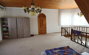 Дом 204м&sup2;, 3-этажный, участок 4 сот.  