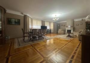 Дом 480м², 3-этажный, участок 6 сот.  