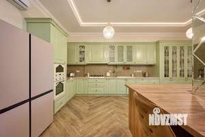 Дом 555м², 2-этажный, участок 16 сот.  