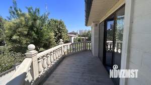 Дом 400м², 2-этажный, участок 10 сот.  