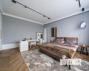 Дом 481м&sup2;, 2-этажный, участок 8 сот.  