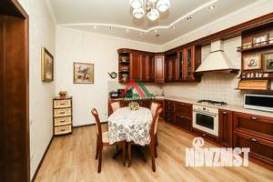 Дом 187м&sup2;, 2-этажный, участок 4 сот.  