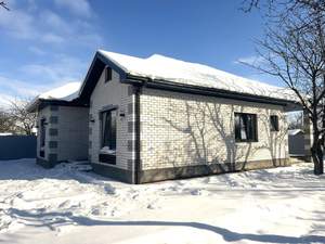 Коттедж 100м&sup2;, 1-этажный, участок 6 сот.  