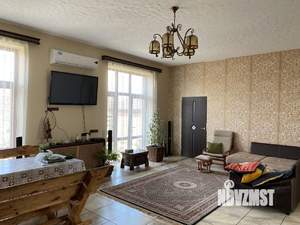 Дом 200м&sup2;, 2-этажный, участок 5 сот.  