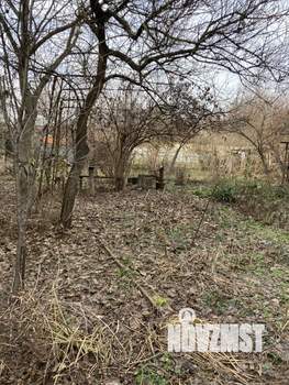 Дом 20м&sup2;, 2-этажный, участок 10 сот.  