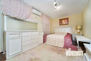 Дом 220м&sup2;, 2-этажный, участок 21 сот.  