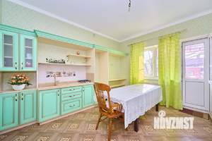 Дом 208м&sup2;, 2-этажный, участок 8 сот.  