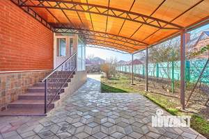 Дом 208м&sup2;, 2-этажный, участок 8 сот.  