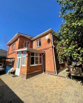 Дом 208м², 2-этажный, участок 8 сот.  