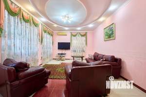 Дом 347м², 3-этажный, участок 7 сот.  